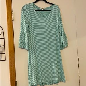 Suuuuper soft green stripped dress